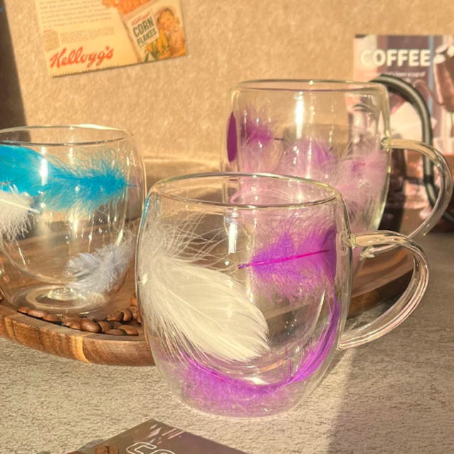 Plume de Verre™ – Tasse soufflée à la main avec plume suspendue (double paroi)