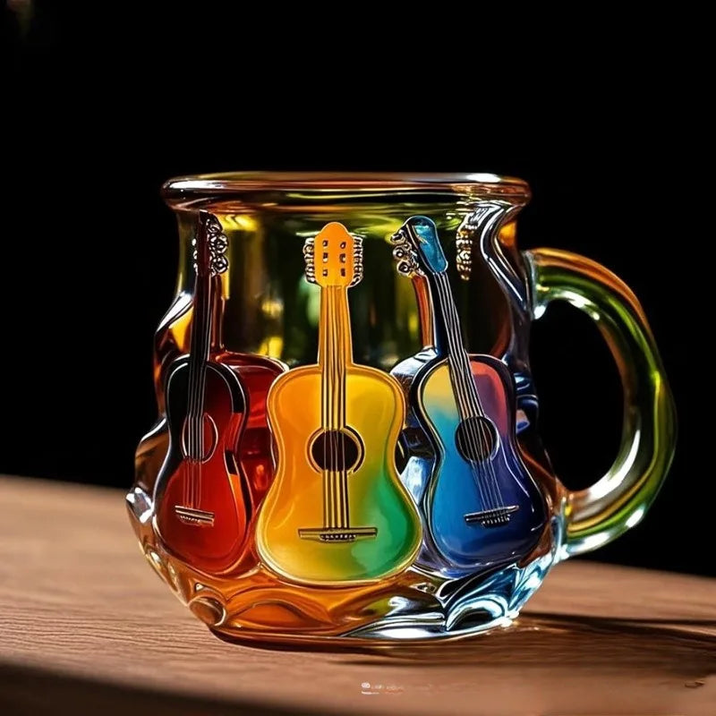 Harmonie de Verre™ – Tasse soufflée à la main avec guitares en relief
